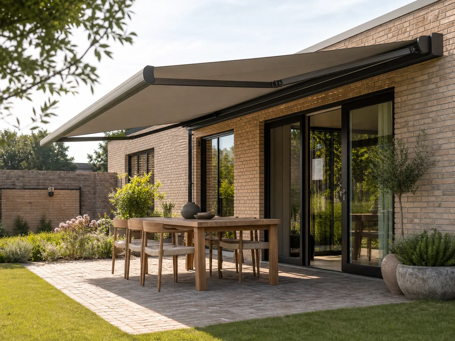 Terrasse med markise